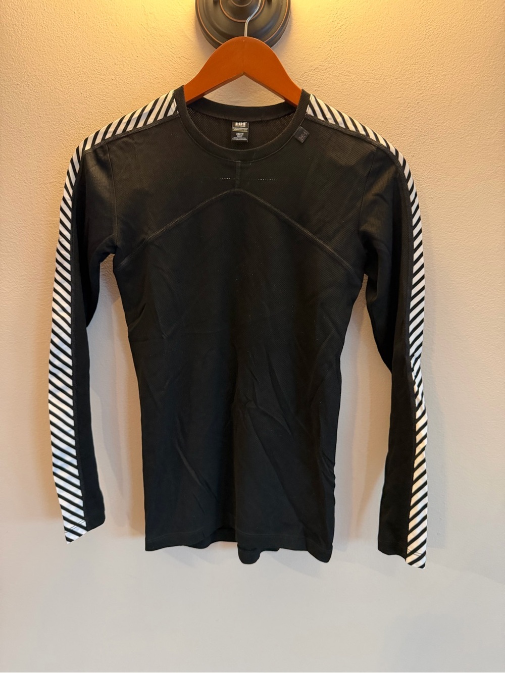 Helly Hansen Lifa Stripe Base Layer Top Womens XS‎ Black Long Sleeve Crewneck